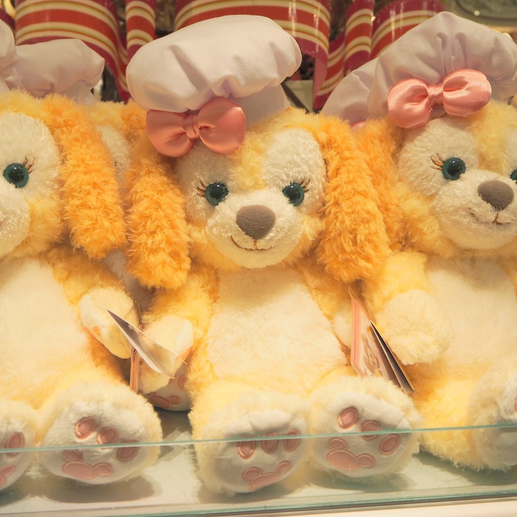 香港ディズニーのクッキーちゃんグッズ徹底紹介 ダッフィーの黄色い犬のお友達に注目 本日のディズニー